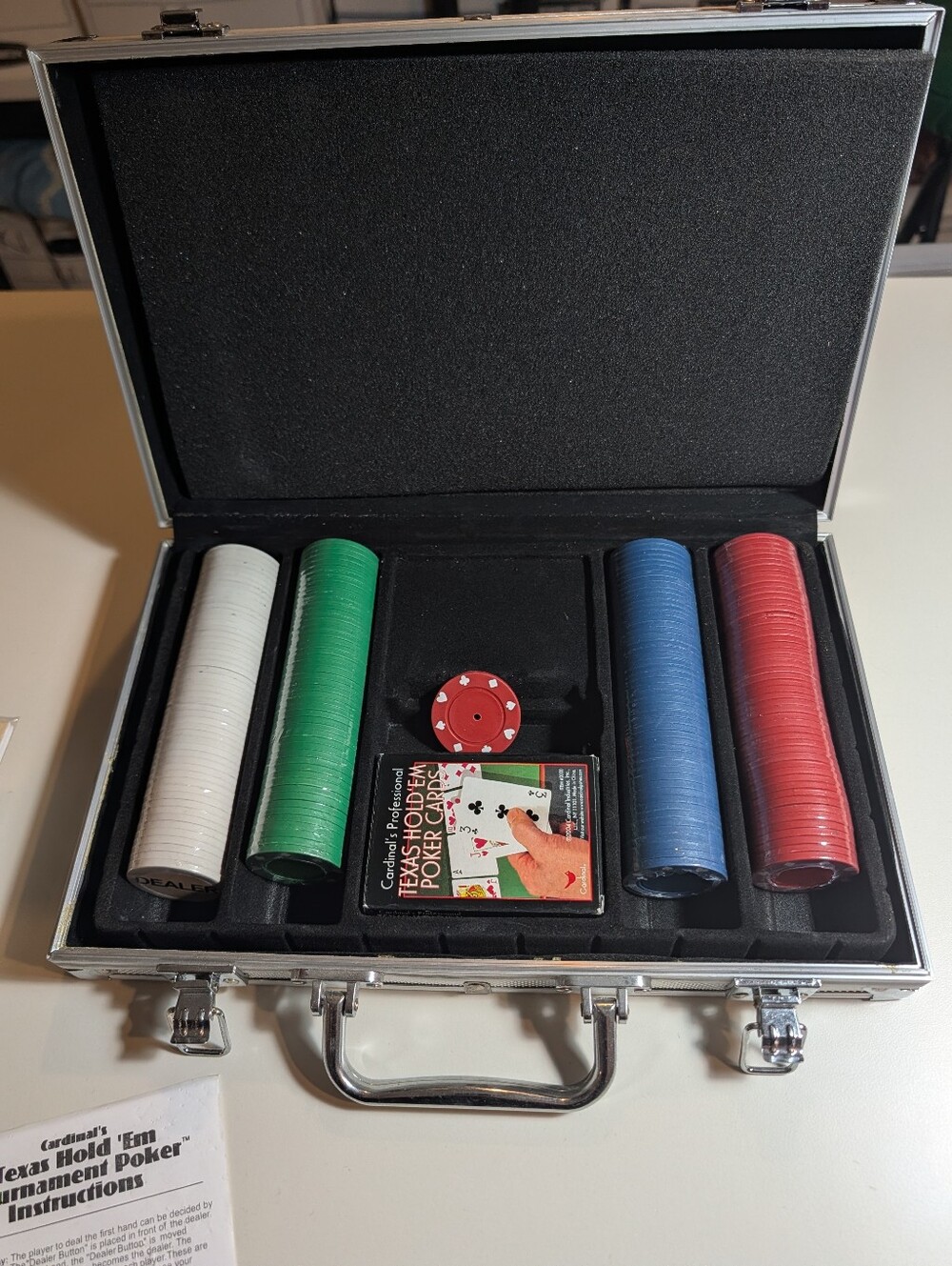Cardinal Industries Texas Hold Em Poker Chip Set